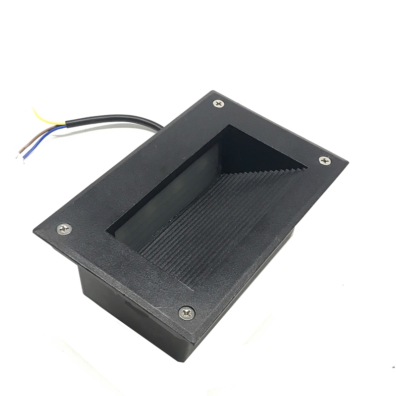 LED臺(tái)階燈 165x105x65mm