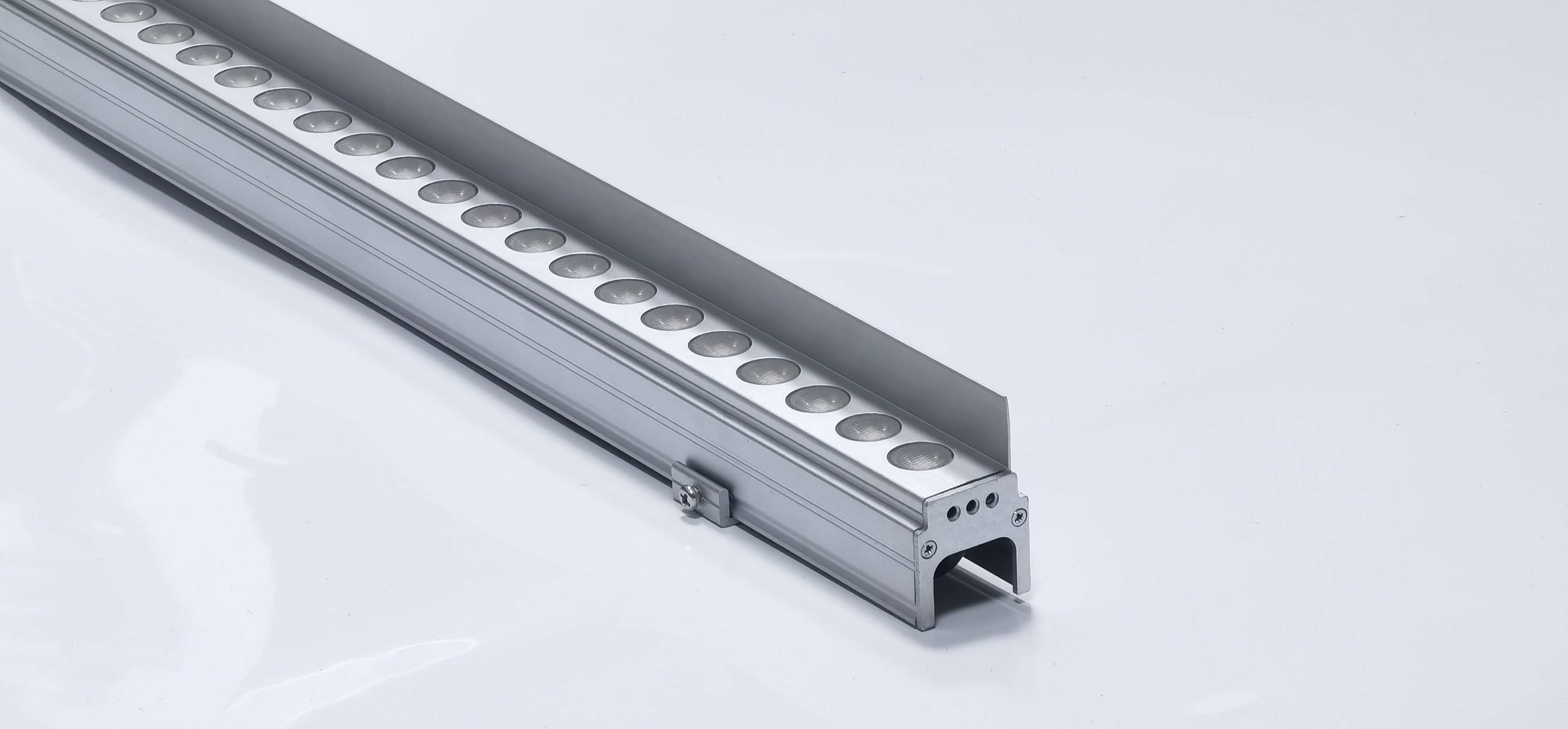 LED線(xiàn)條燈(帶擋板) L1000xW32xH32mm